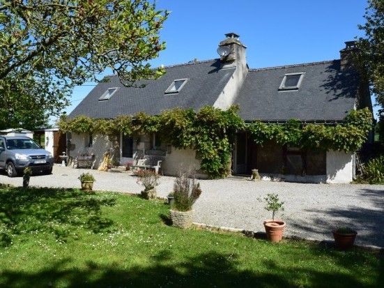 Maison 4 Pièces + Gîte 2 Pièces + Dépendances 56300 Kergrist